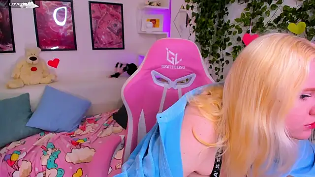 art lovee online show from March 14, 1:17 am