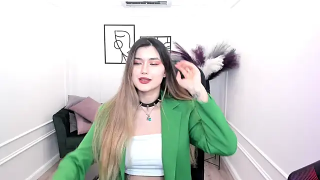 AnneTLi online show from November 10, 7:42 pm