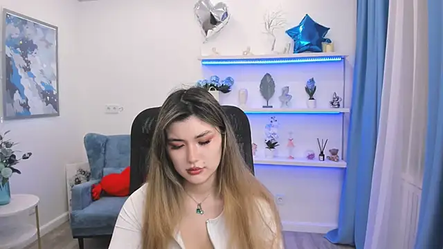 AnneTLi online show from April 30, 3:12 am