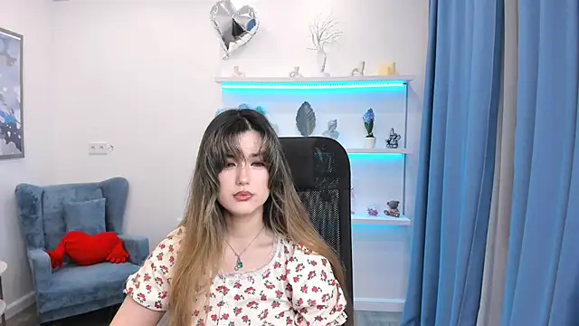 AnneTLi online show from June 19, 3:33 am