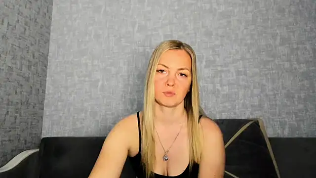 iam Venus online show from May 6, 3:27 pm