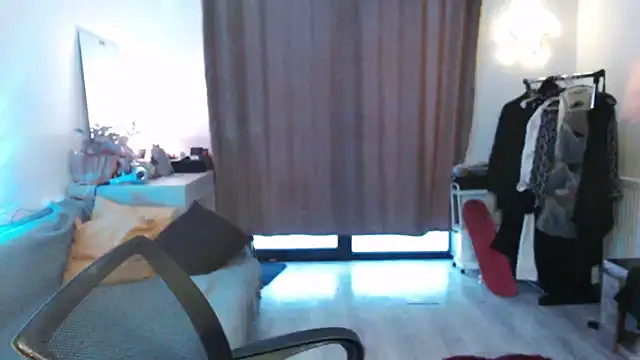 welliza online show from October 22, 3:22 am