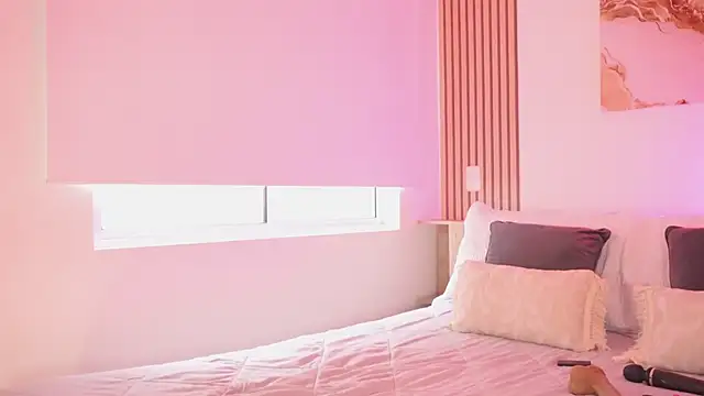 LillyThompson online show from October 20, 6:33 pm