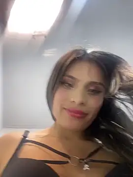 Tiffanysurez  online show from November 29, 11:20 pm