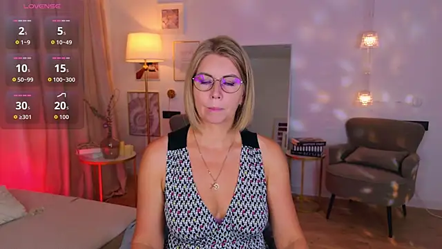 Annie Light online show from July 27, 6:32 am