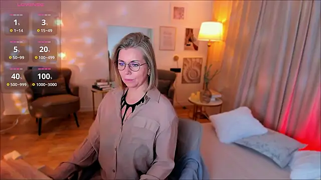 Annie Light online show from February 26, 6:45 am