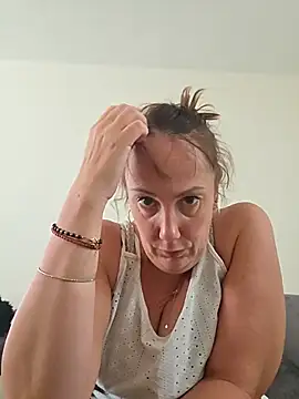 Wisie Cutie online show from July 1, 3:00 pm