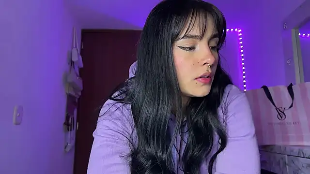 Snapshot of salome_polaniiee chatting on October 18, 7:11 am salome polaniiee online show from October 18, 7:11 am