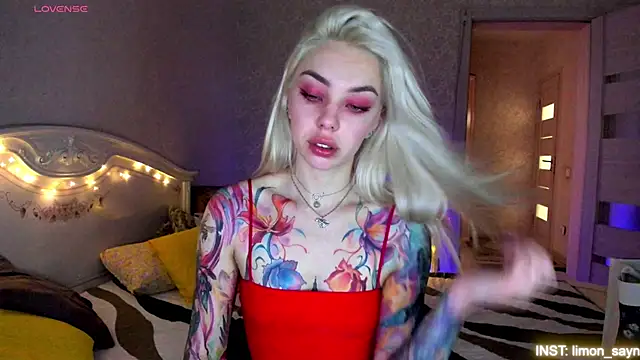 LillyMoure  online show from June 16, 11:28 pm