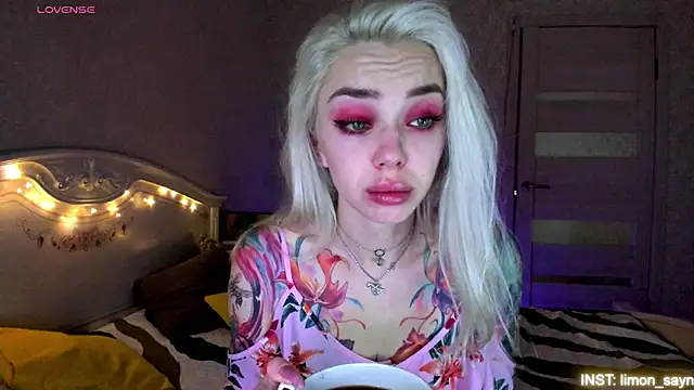 LillyMoure  online show from June 22, 11:13 pm