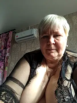 EffectFiona online show from October 9, 6:06 am