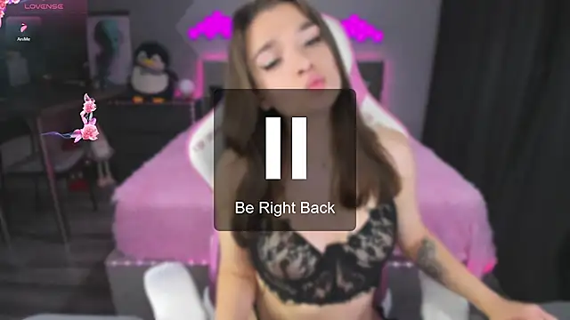 Maggie Moore online show from June 19, 10:24 pm