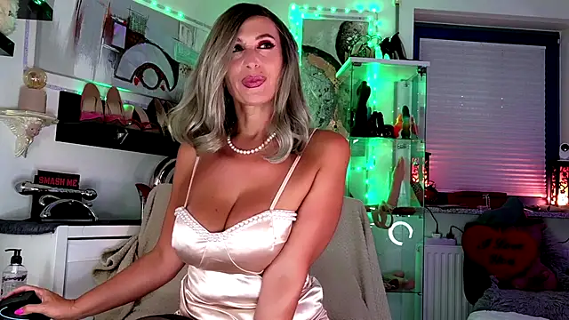 2bigass4 u online show from July 4, 3:46 am