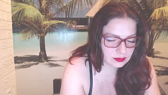 Queen  Natasha online show from May 2, 8:45 pm