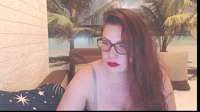 Queen  Natasha online show from October 11, 8:00 pm