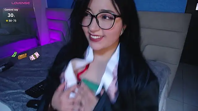 Snapshot of Miss_Loise chatting on October 2, 5:12 am Miss Loise online show from October 2, 5:12 am