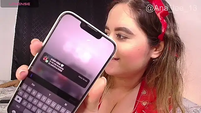 Snapshot of Ana_lee13 chatting on September 10, 1:44 pm Ana lee13 online show from September 10, 1:44 pm