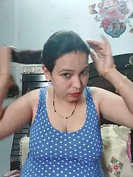 Poojabhabi101 online show from June 27, 5:19 am
