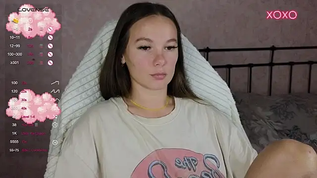 Snapshot of lil_luna_x chatting on September 9, 8:41 pm lil luna x online show from September 9, 8:41 pm