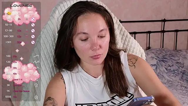 lil luna x online show from July 19, 11:18 pm
