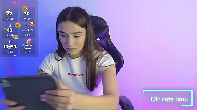  alicerosse2 online show from September 19, 8:41 pm