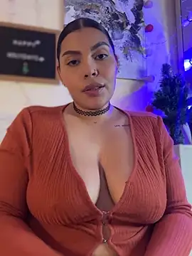 GigiiStone online show from November 25, 9:48 pm