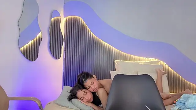 hot little bunny online show from March 9, 9:51 pm