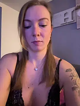 BunnyDiamond1 online show from February 5, 8:12 pm