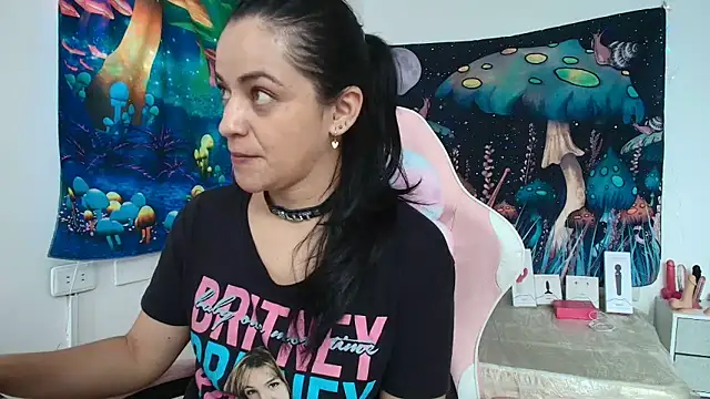 LovelyAzucena online show from April 29, 3:26 pm