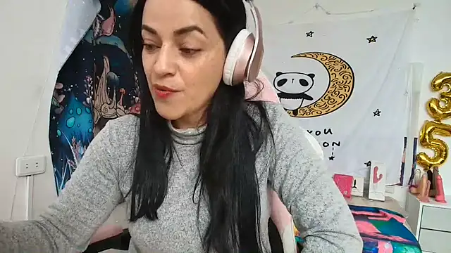 LovelyAzucena online show from May 28, 2:59 pm