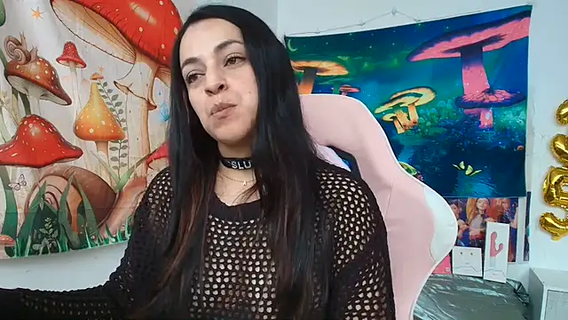 LovelyAzucena online show from July 1, 3:44 pm