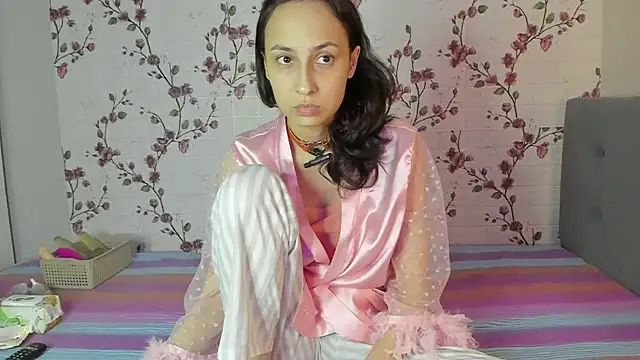 Snapshot of Alisagold90 chatting on October 16, 9:34 am Alisagold90 online show from October 16, 9:34 am