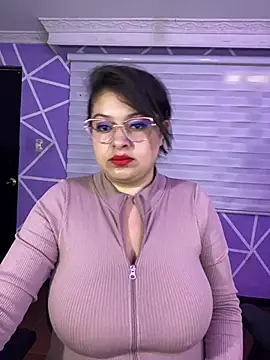 MiiaaJoness online show from May 28, 4:05 pm