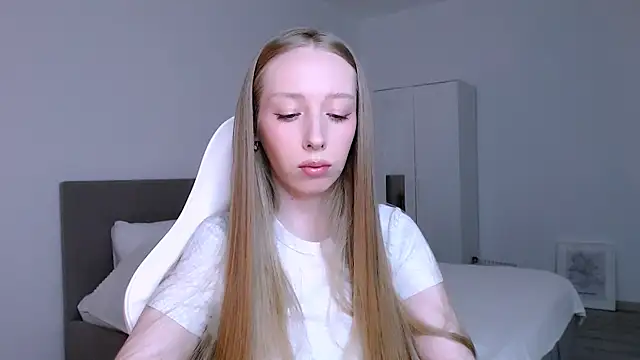 Luna insniity online show from February 7, 8:13 pm