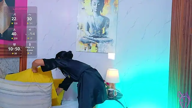 littlee emilyy  online show from July 28, 3:21 pm