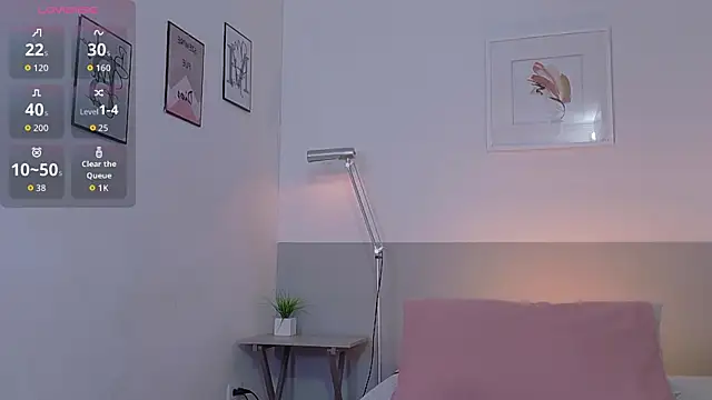 littlee emilyy  online show from June 20, 6:11 pm