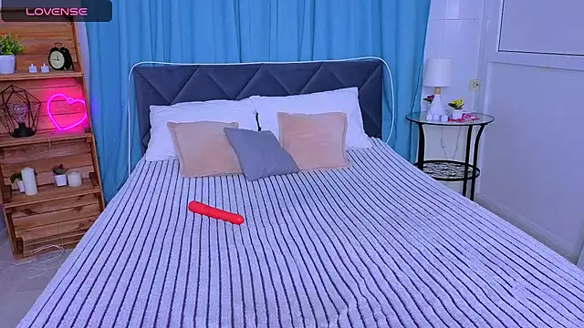 LucieHells online show from February 3, 1:27 am