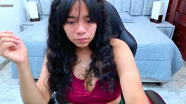 laureentt  online show from February 14, 4:03 am