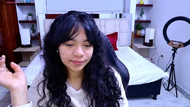 laureentt  online show from September 13, 3:36 am