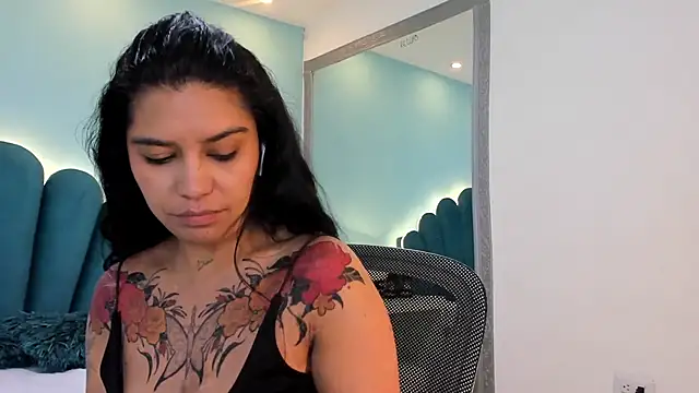 sharlott18 online show from February 10, 12:41 pm