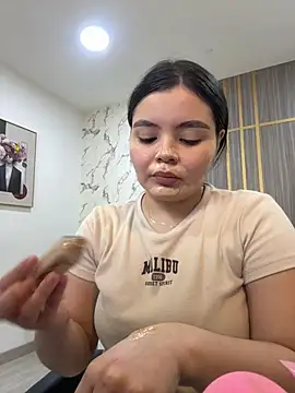 IsabellaAllen online show from July 3, 8:37 pm