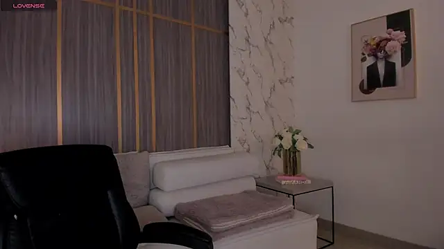 IsabellaAllen online show from June 9, 11:15 pm