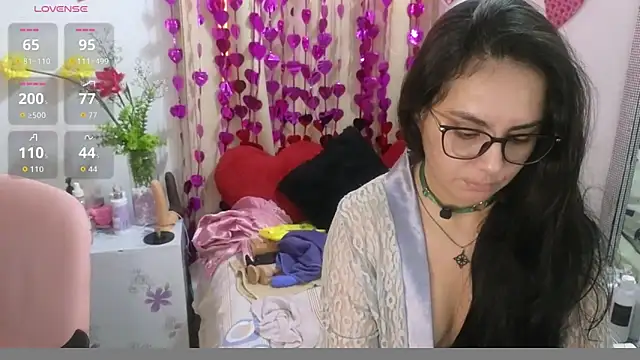 lovely trix online show from June 5, 5:30 pm