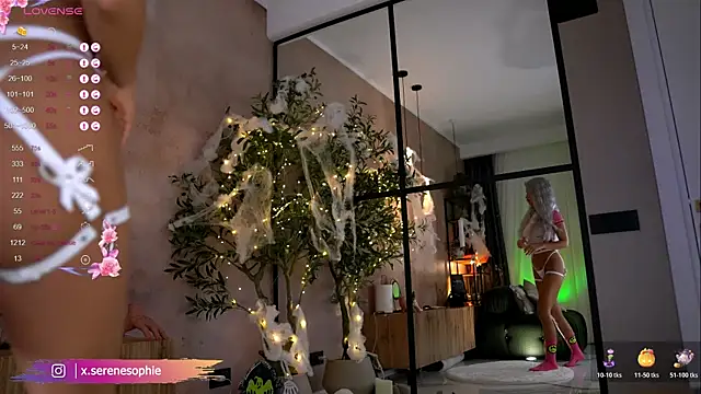 Snapshot of Serene_Sophiex chatting on October 17, 9:29 pm Serene Sophiex online show from October 17, 9:29 pm