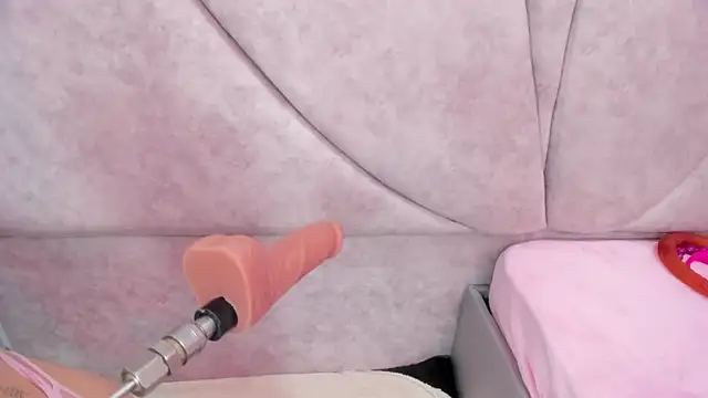 HornySlut69  online show from October 31, 12:42 pm