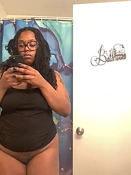 SweetHoneyBunz online show from January 13, 5:06 pm