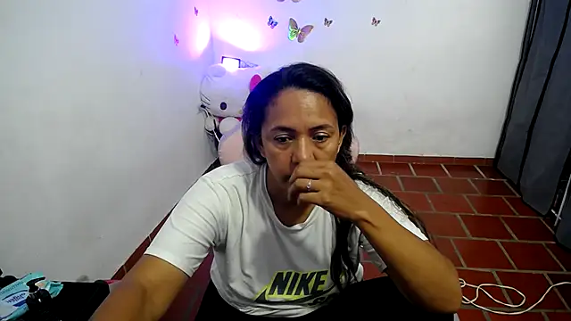 daleska ayala 1 online show from April 29, 8:25 pm