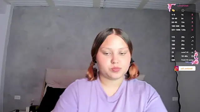 YuliCardona  online show from June 28, 9:10 pm