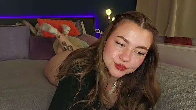 VictoriaLaFleur online show from June 9, 8:30 pm