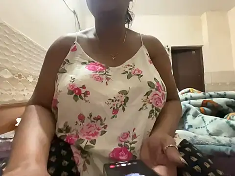 JASMINE1122 online show from February 19, 6:57 am